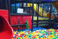 Indoor-Spielplatz in der niederländischen Provinz Drenthe